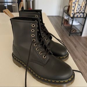 nwot doc marten 1460 vegan leather felix boots